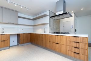 Image 3 - 932277