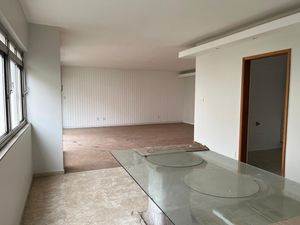 Image 4 - 932283