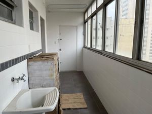 Image 37 - 932283