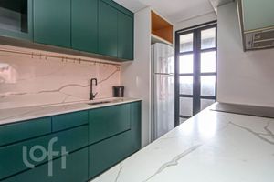 Image 6 - 932300