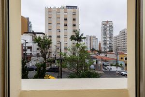 Image 12 - 932304