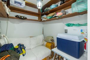 Image 34 - 932304