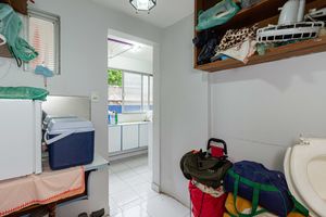 Image 33 - 932304