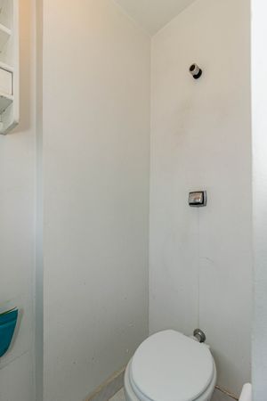Image 35 - 932304