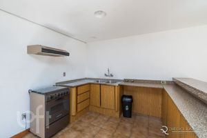 Image 20 - 932312
