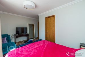 Image 8 - 932312