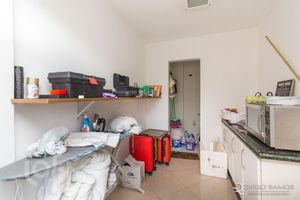 Image 15 - 932312