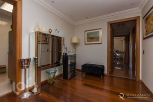 Image 6 - 932312
