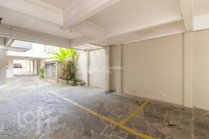 Image 6 - 932329
