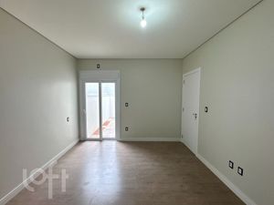 Image 32 - 932344
