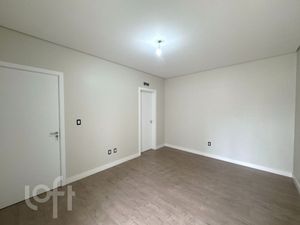 Image 34 - 932344
