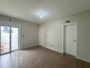 Image 31 - 932344