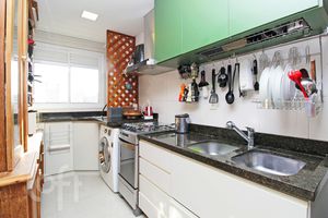 Image 19 - 932353
