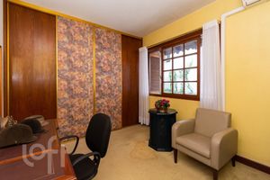 Image 11 - 932363
