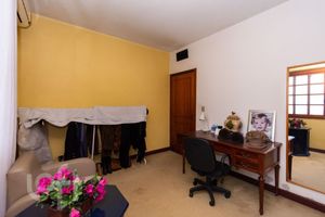 Image 13 - 932363