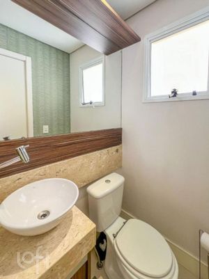 Image 21 - 932365