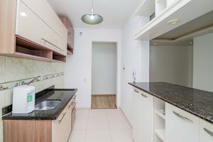 Image 13 - 932404