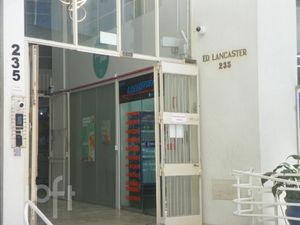 Image 10 - 932411