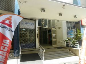 Image 9 - 932411