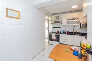 Image 16 - 932424