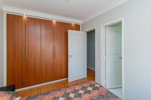 Image 27 - 932424