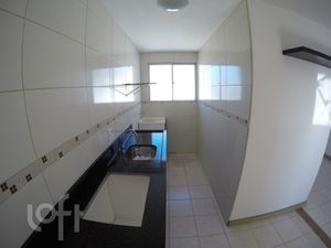 Image 7 - 932428