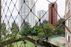 Image 2 - 932435