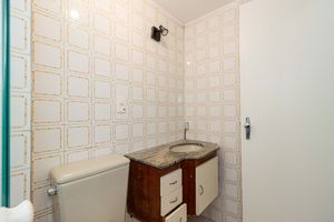 Image 12 - 932435