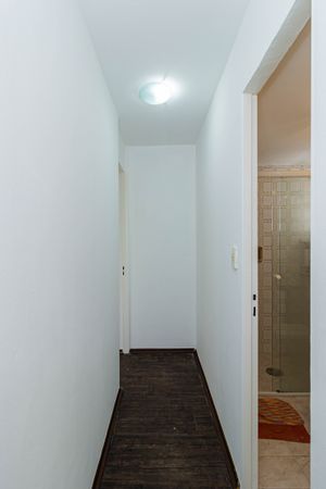 Image 19 - 932435
