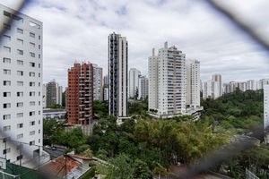 Image 20 - 932435