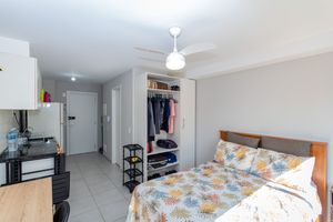 Image 4 - 932465