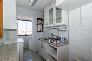 Image 24 - 932472