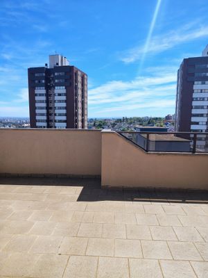 Image 13 - 932482
