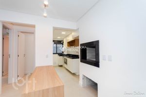 Image 3 - 932495