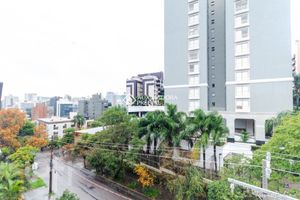 Image 10 - 932495
