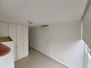 Image 21 - 932497