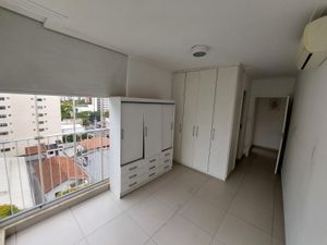 Image 22 - 932497