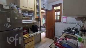 Image 6 - 932498