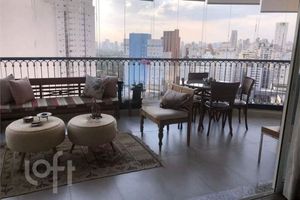 Image 21 - 932509