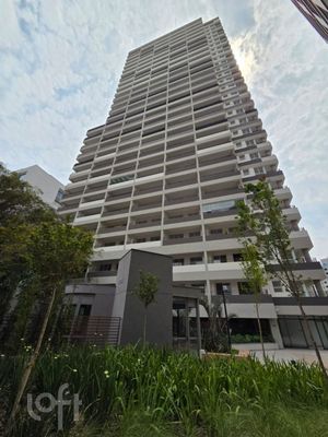 Image 11 - 932517