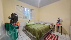 Image 3 - 932589