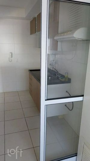 Image 3 - 932601