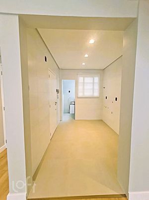 Image 3 - 932607