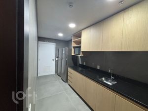 Image 13 - 932615