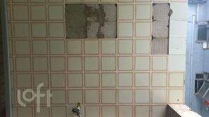 Image 8 - 932620