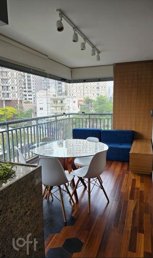Image 11 - 932623