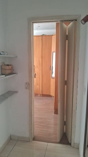 Image 32 - 932635