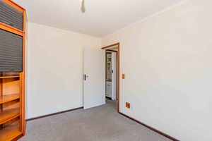 Image 19 - 932657