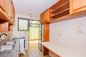 Image 30 - 932657
