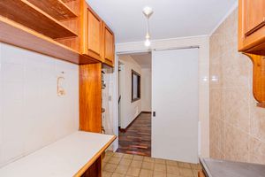 Image 27 - 932657
